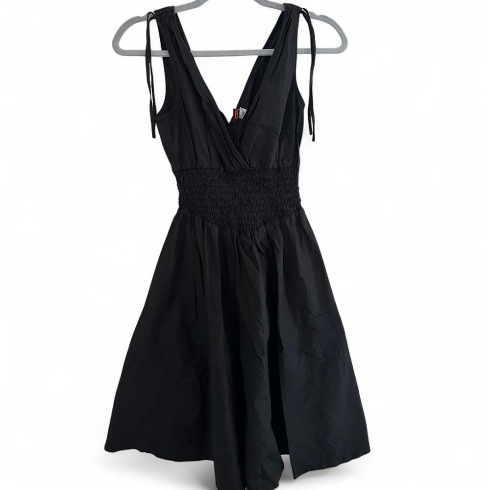 Elegant Black Sleeveless Dress